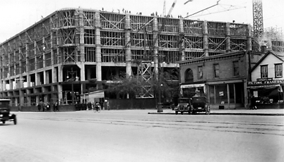  Construction Hudson Bay Co. 450 Portage 1926 02-078