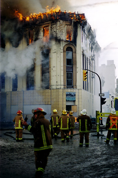  Leland Hotel fire‚ 218 William Avenue‚ January 16 1999 04-616