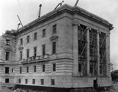  Construction du bâtiment législatif cote sud-est du nord le 5 oct.1915 05-030