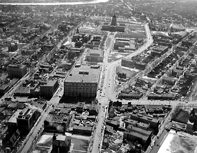  Aerial view of Wpg. Looking South on Memorial Blvd. towards Leslative Building 1935 09-216